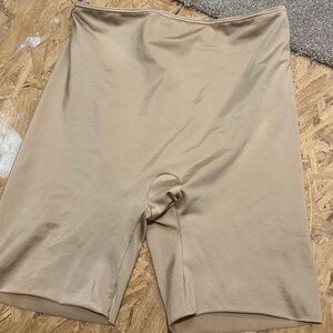 Spanx shorts size large